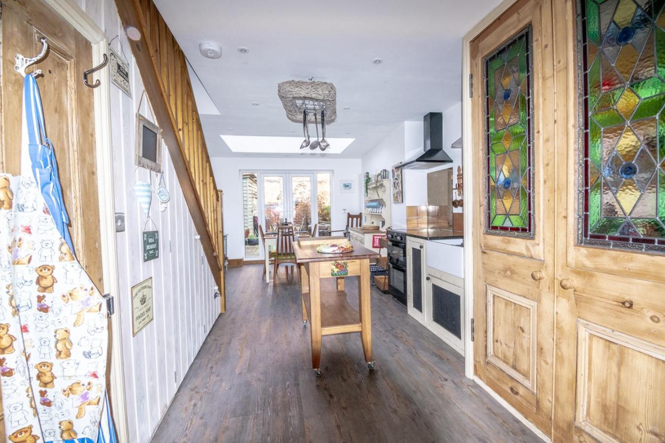 Stylish 2 Bedrooms Cosy & Bright Cottage, Pet Friendly, Sleeps 5, Titchfield Village - Summer Special Offer!! - By Blue Puffin Stays المظهر الخارجي الصورة