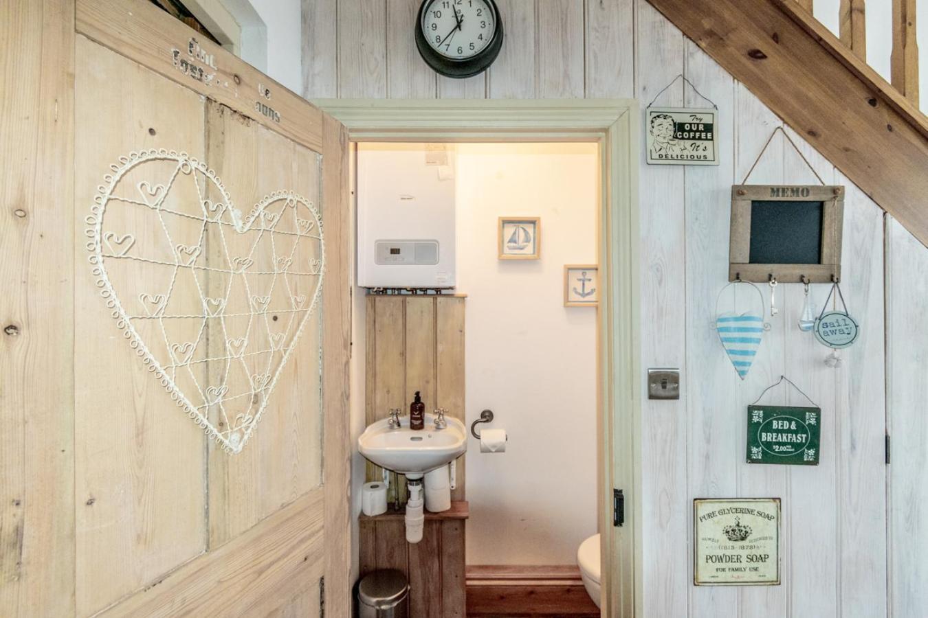 Stylish 2 Bedrooms Cosy & Bright Cottage, Pet Friendly, Sleeps 5, Titchfield Village - Summer Special Offer!! - By Blue Puffin Stays المظهر الخارجي الصورة
